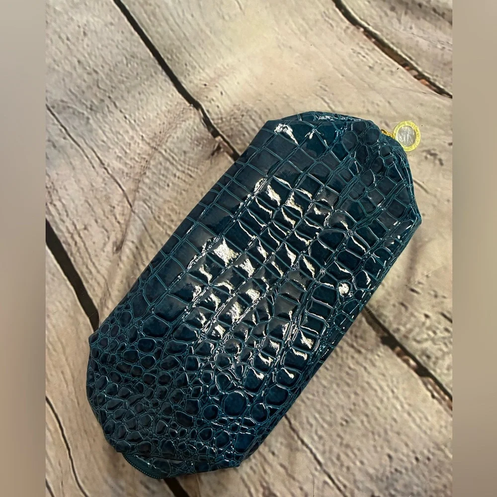 5/$20 NEW Estée Lauder Teal Faux Alligator Cosmetic Bag Gold Accent Zip Closure‎